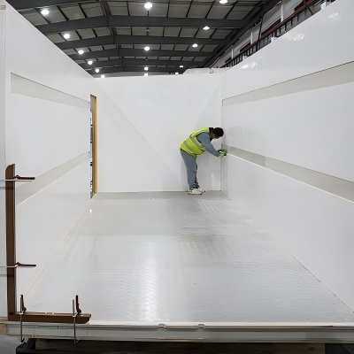 Assembling-box-refrigerated-truck-bodies