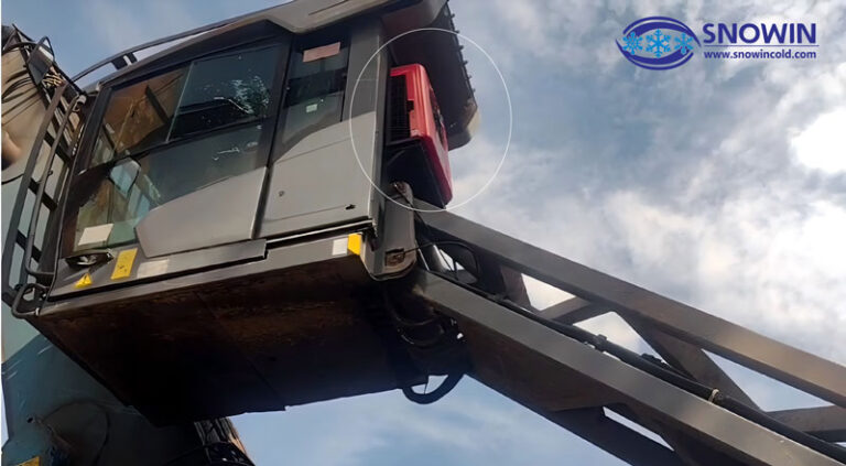 Installing-ClimaX2600-Crane-Air-Conditioner-Unit-on-Reach-Stacker-in-UAE-1